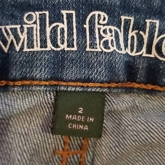 Wild Fable Jeans 2 high rise mom Light wash destroyed - Picture 5 of 8
